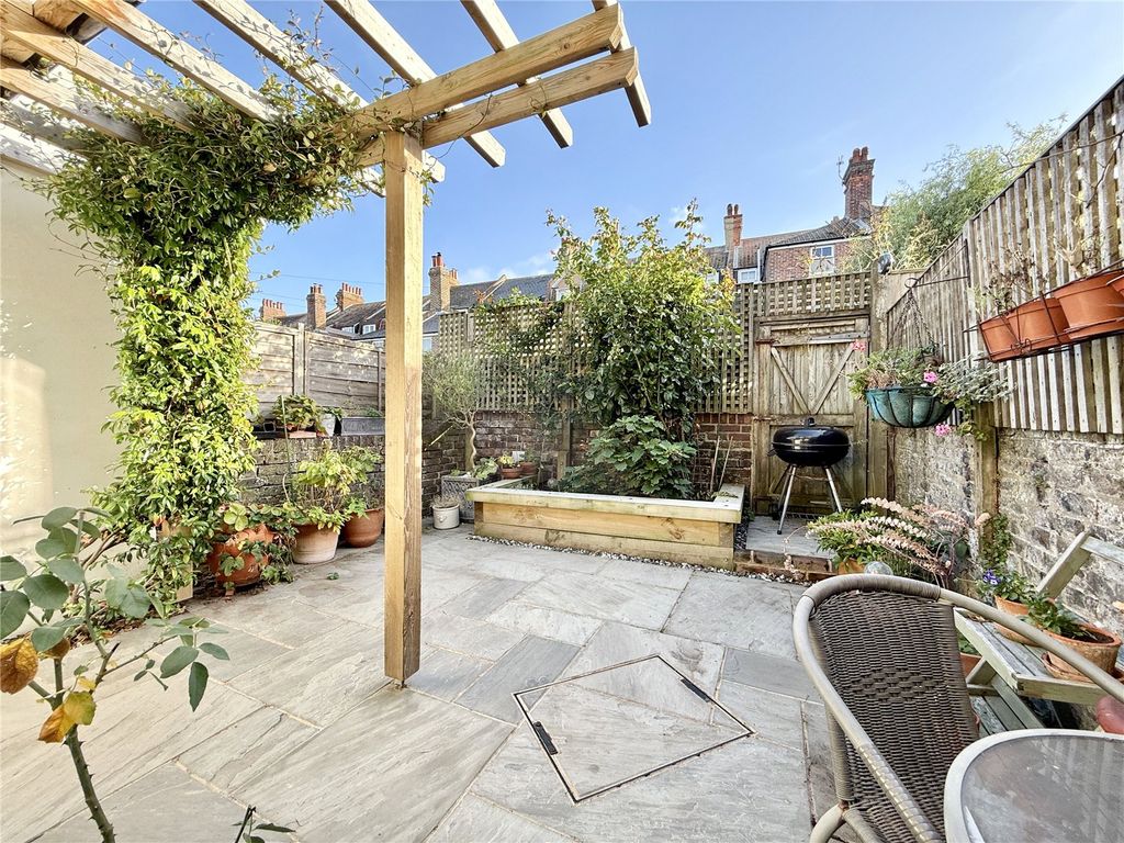 Property photo 3 of 16 Picture No. 06
