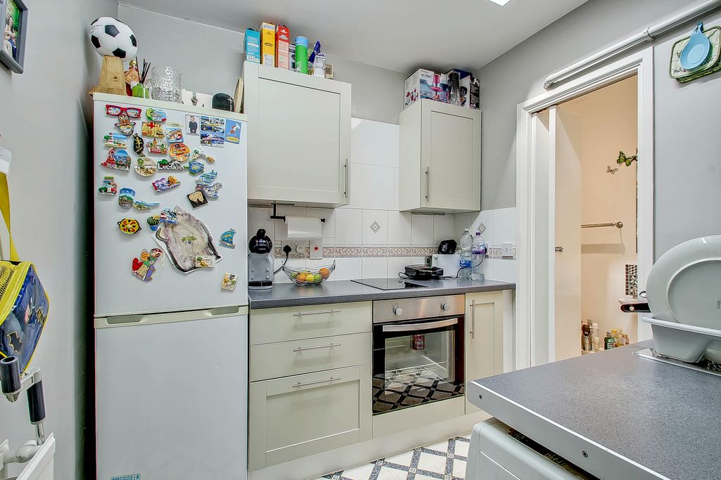 Property photo 3 of 22