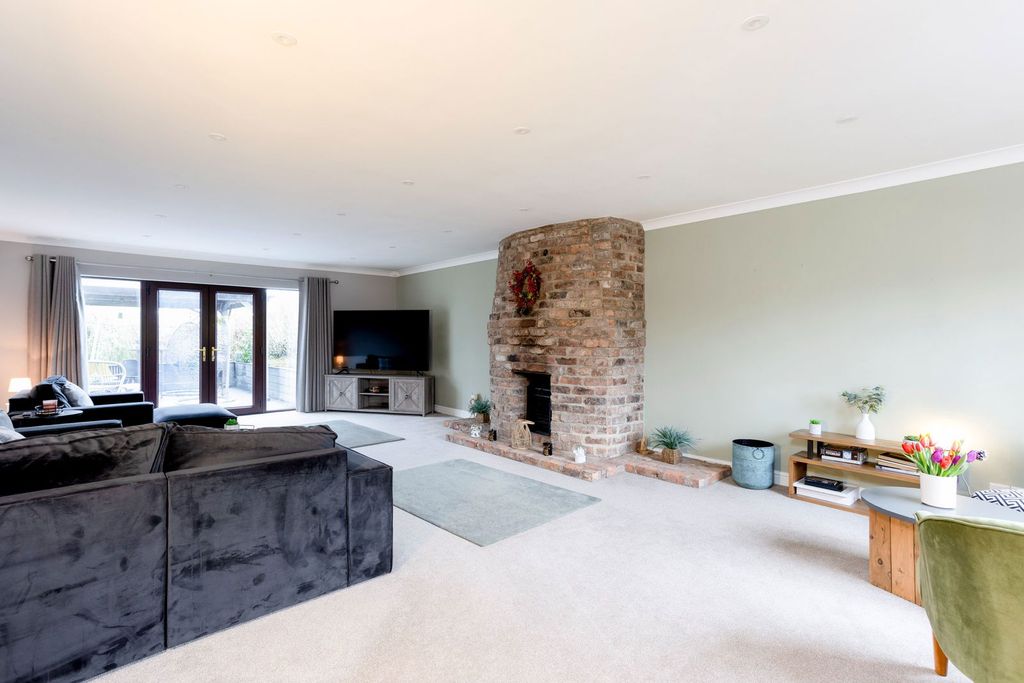 Property photo 3 of 29