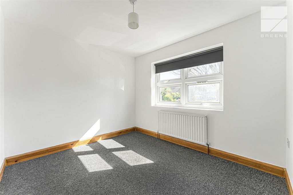 Additional image 11 of 3 bed property for saleCastle Avenue, Highams Park E4