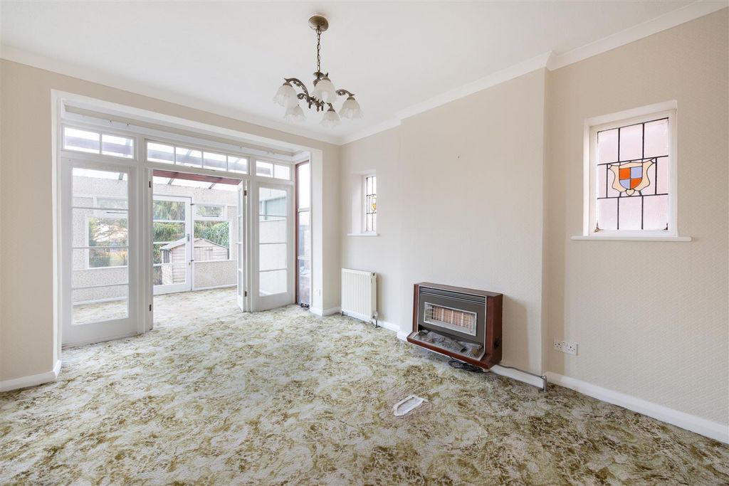 Property photo 2 of 14 Osidge 7.Jpg