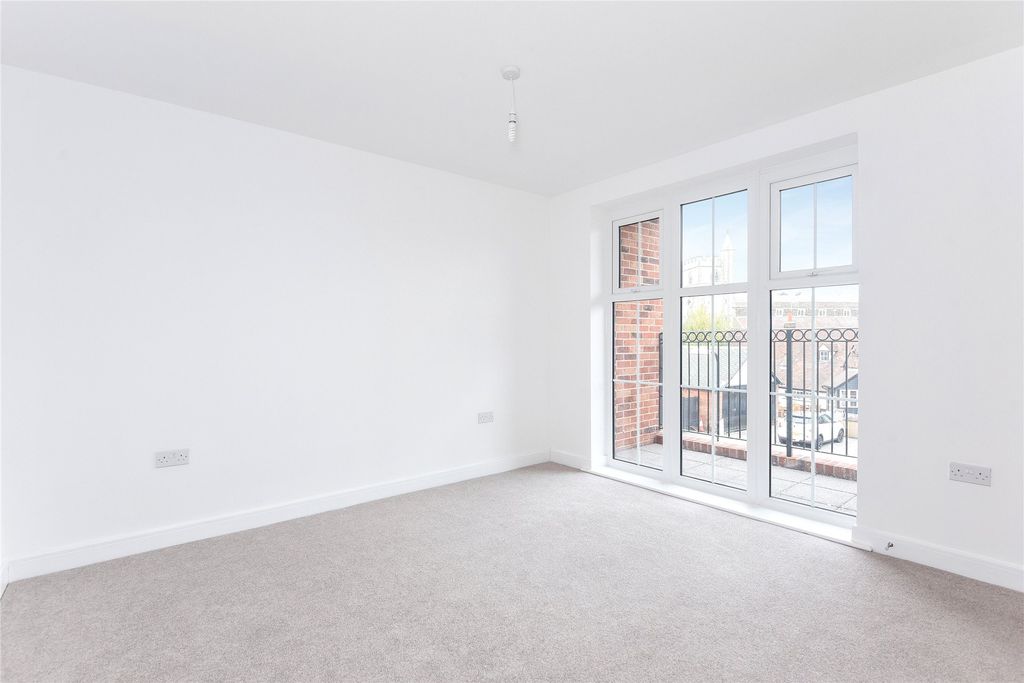Property photo 2 of 8 Picture No. 04