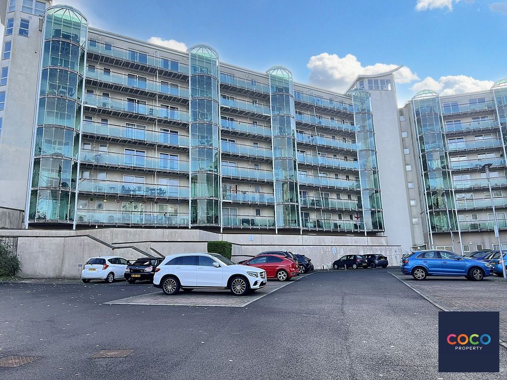 Property photo 1 of 11 Front