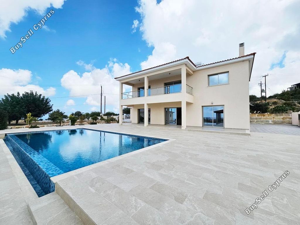 Property photo 1 of 100