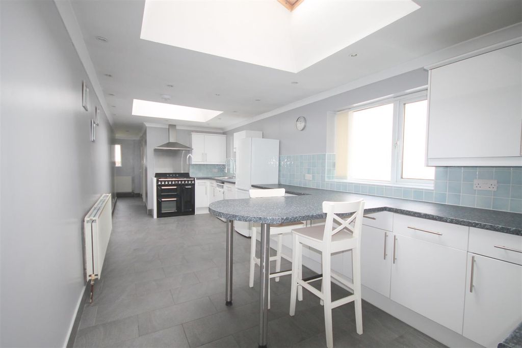 Property photo 2 of 14 Kitchen 1.Jpg