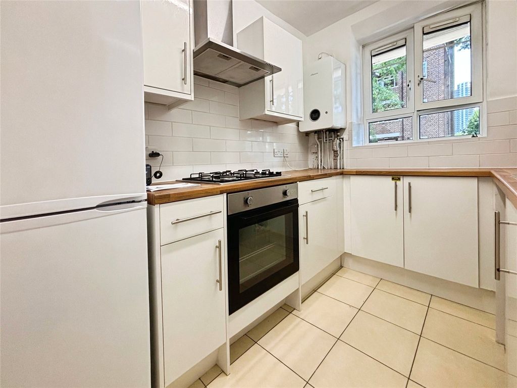 Property photo 3 of 9 Kitchen