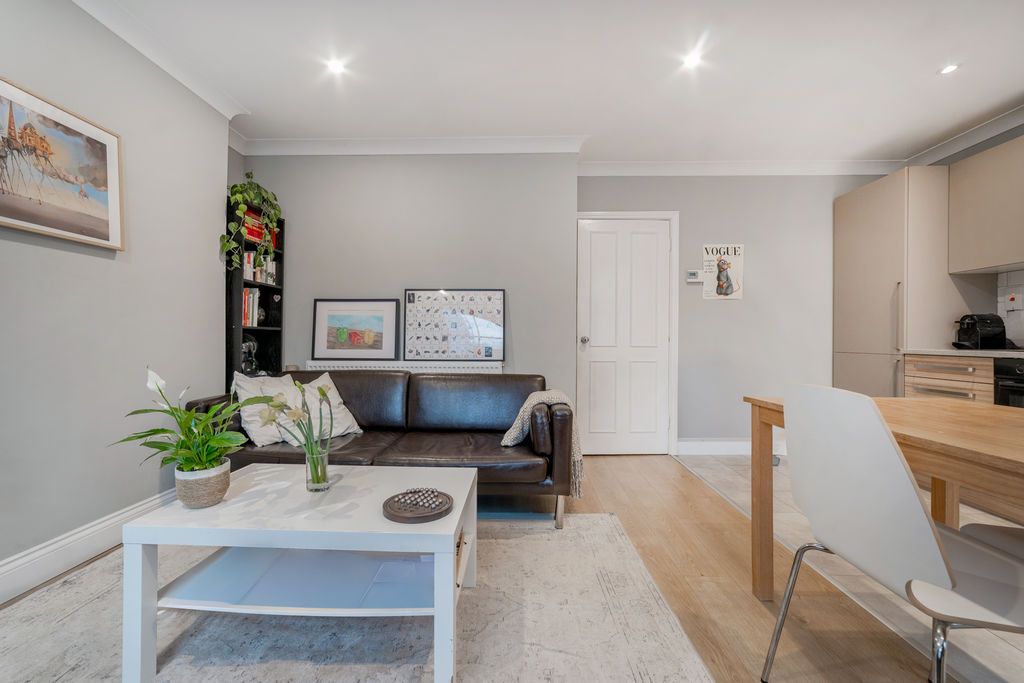 Property photo 2 of 14 Photo 8