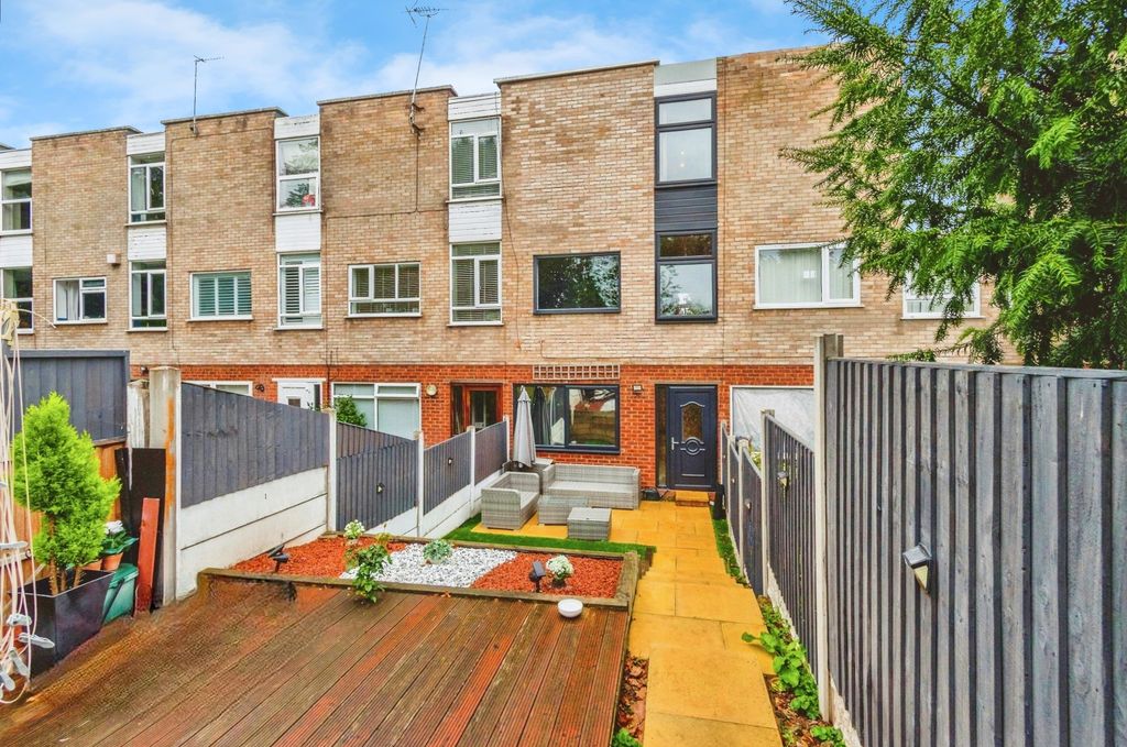 Property photo 1 of 18 Rear Aspect