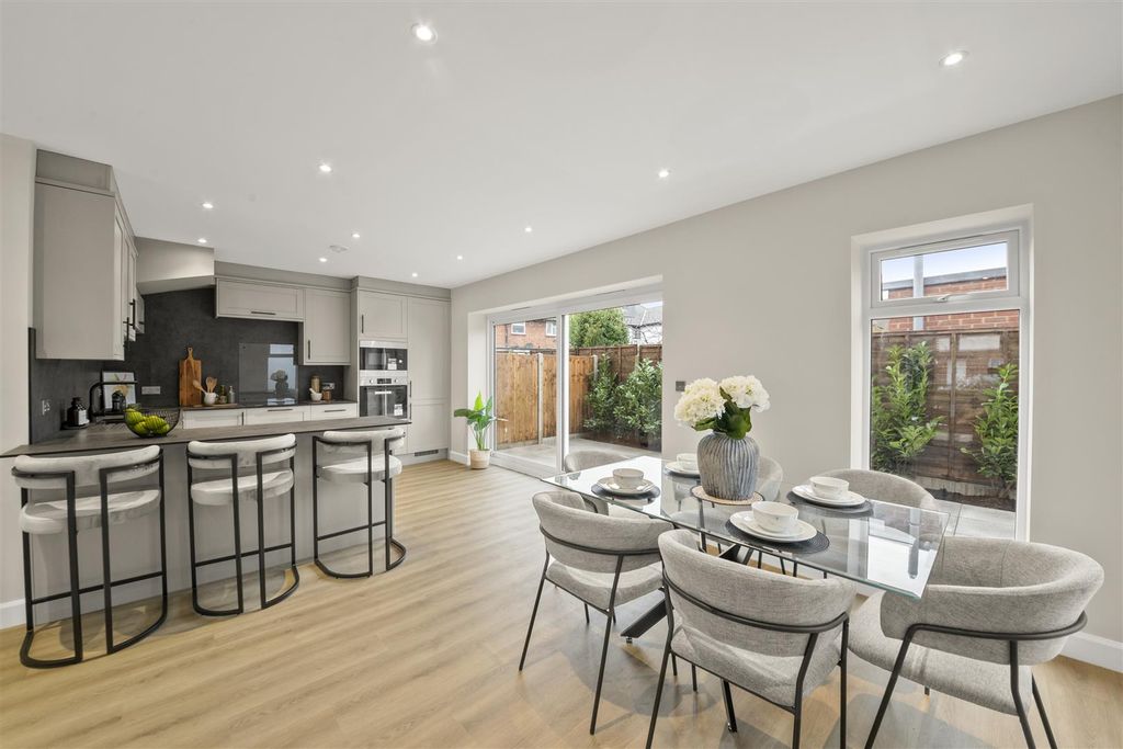 Property photo 2 of 50