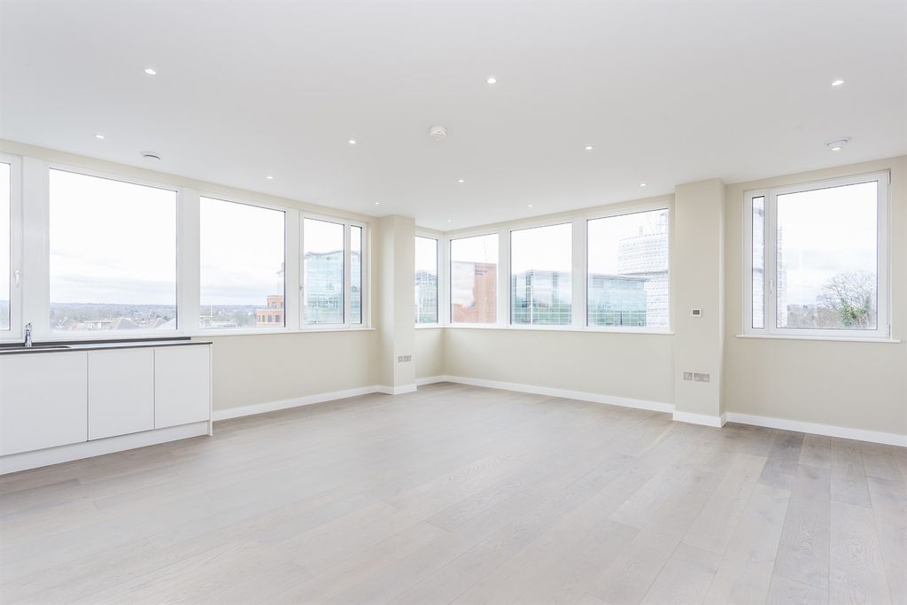 Property photo 1 of 6 (Main)