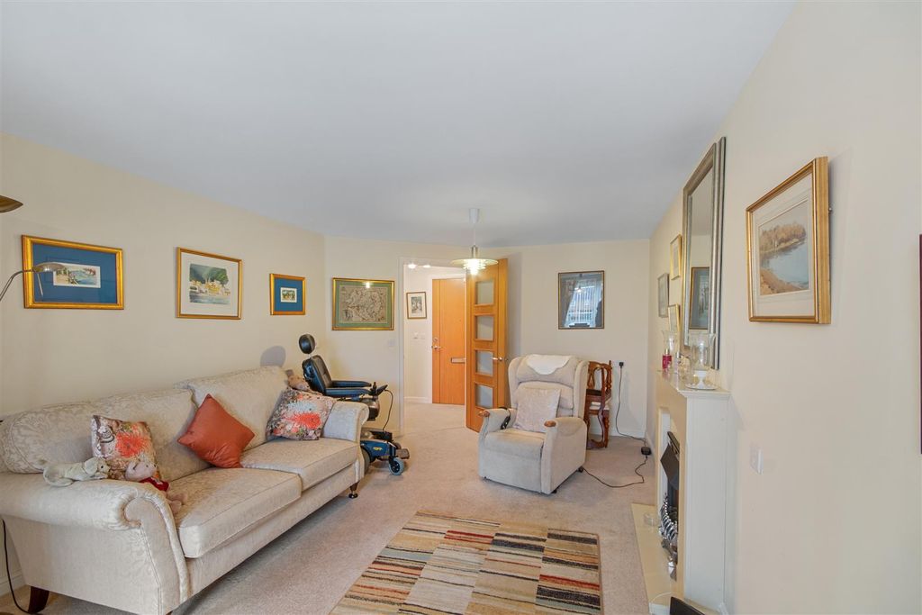 Property photo 2 of 15 07-c202308d-9438-4c69-99c3-d4A7A2d6482Cimg_0096.Jp