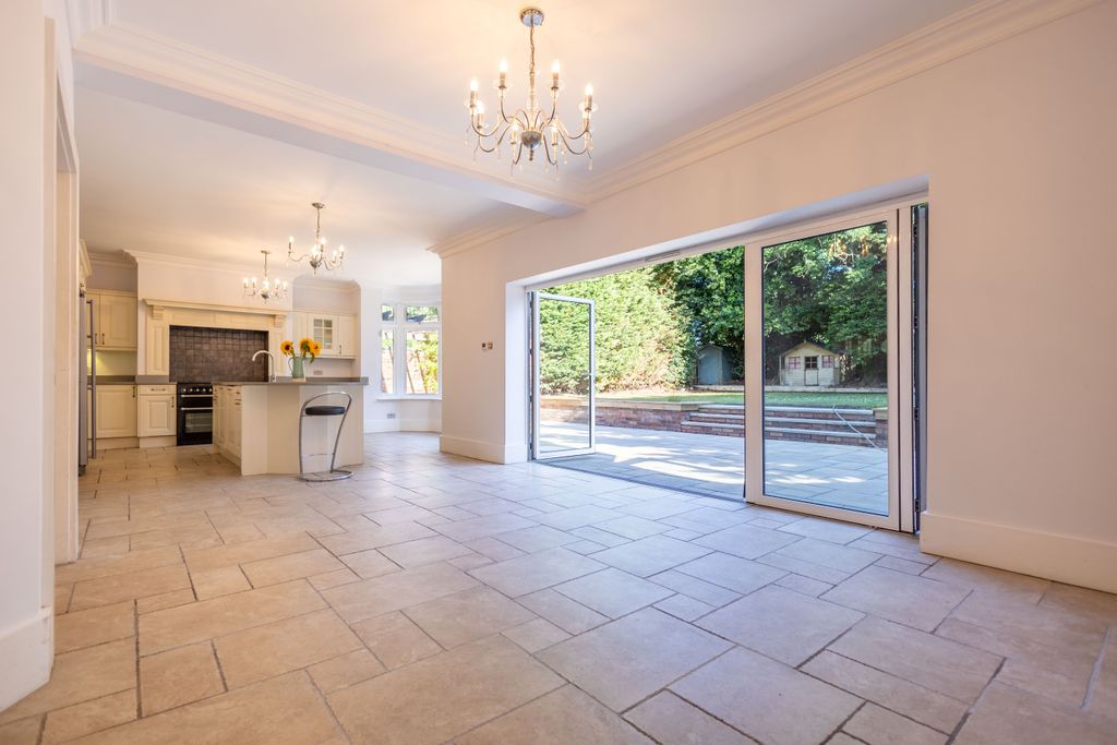 Property photo 2 of 20 Kitchen Diners (2)
