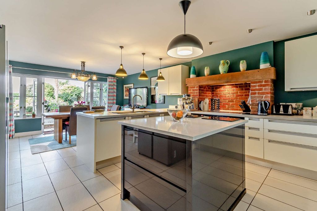 Property photo 2 of 17 Picture No. 03