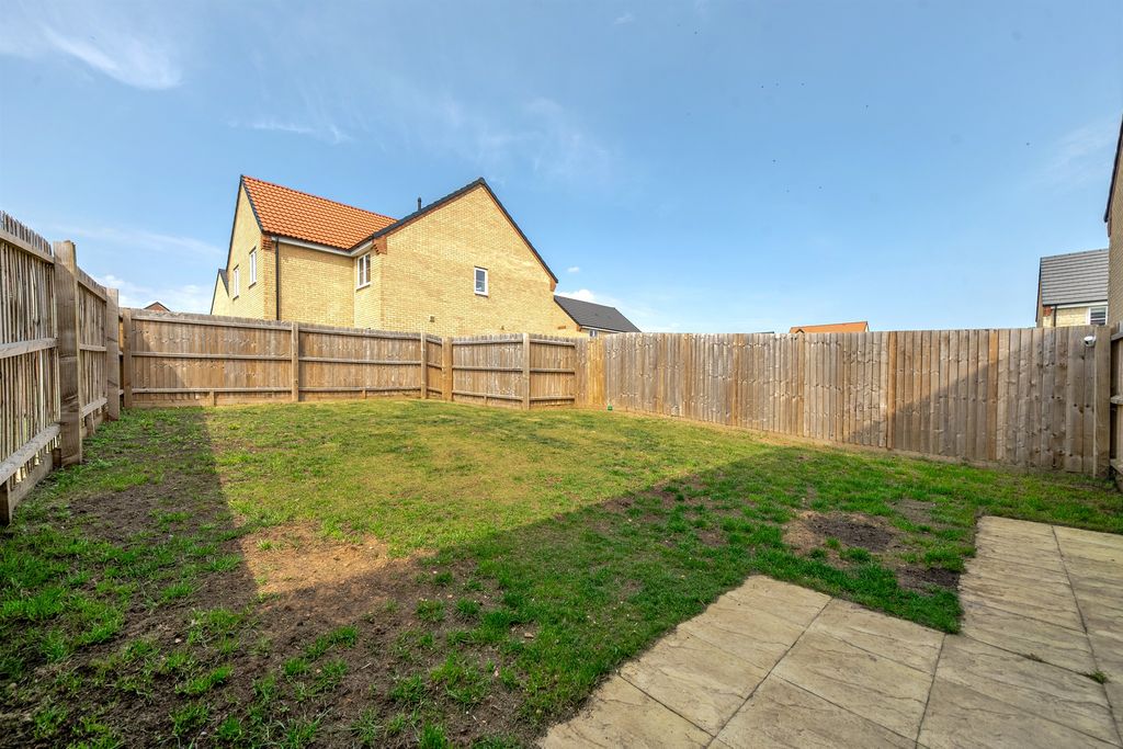 Property photo 2 of 21