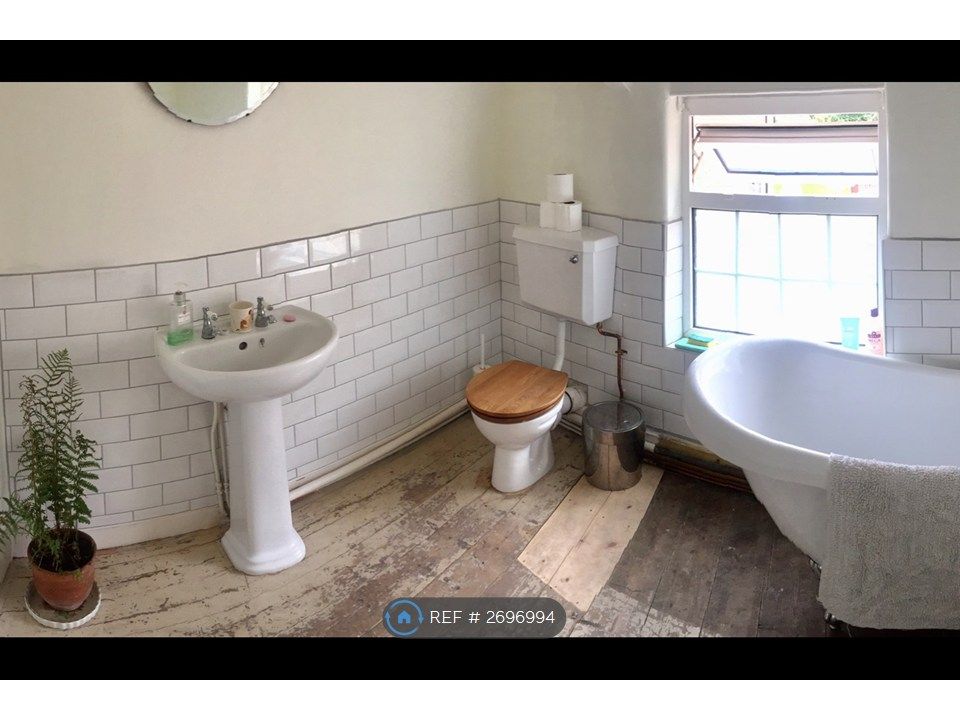 Property photo 2 of 5 Bathroom