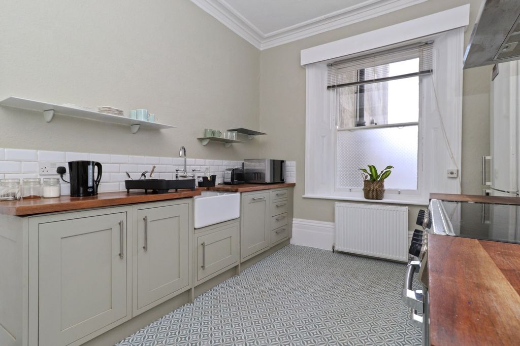 Property photo 3 of 9 309-Hr-3.Jpg