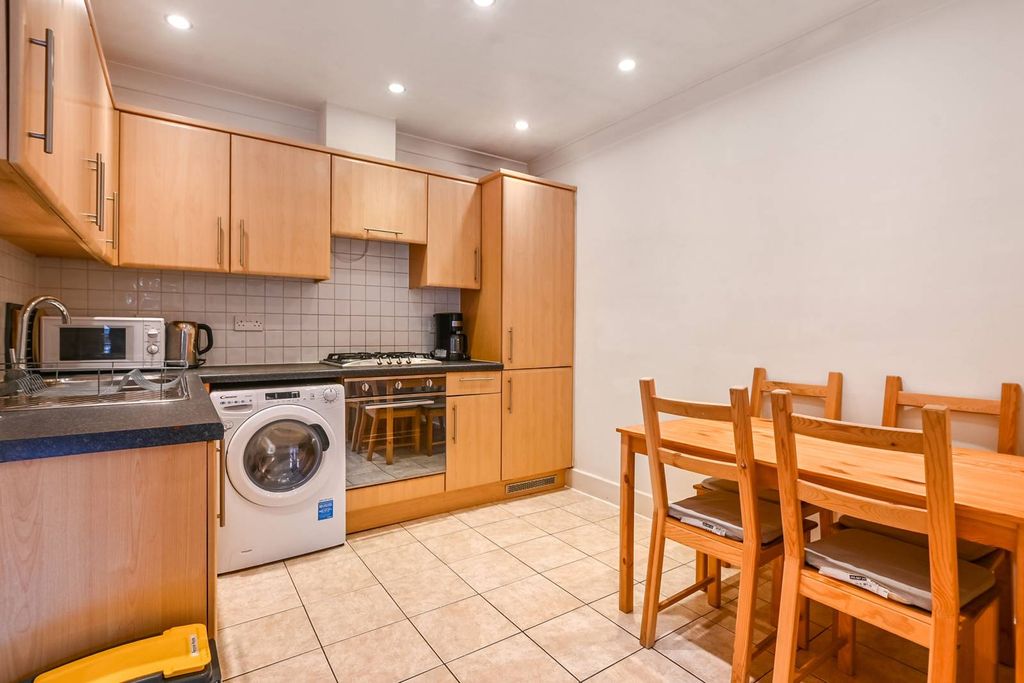 Property photo 3 of 9