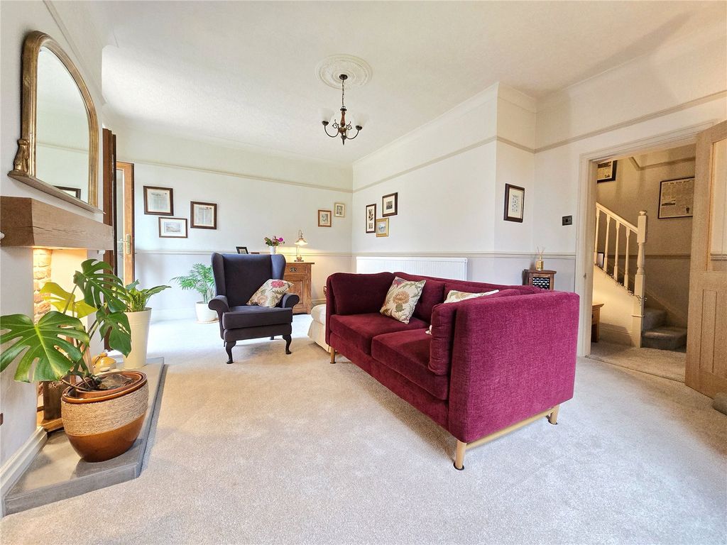 Property photo 3 of 30 Living Room