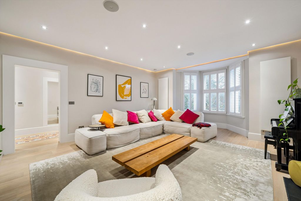 Property photo 1 of 18 Image