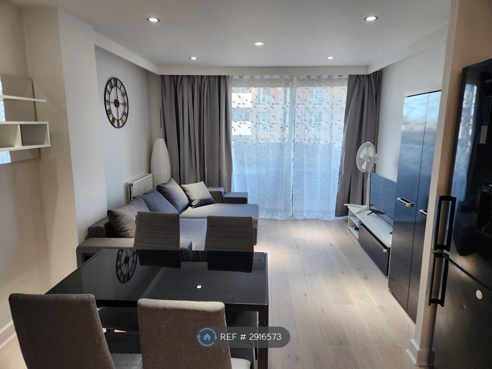 Property photo 2 of 13 Lounge - 1