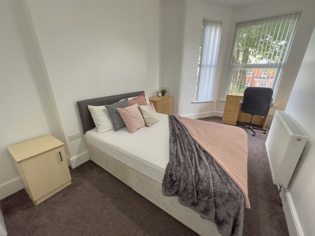 Property photo 3 of 14 4