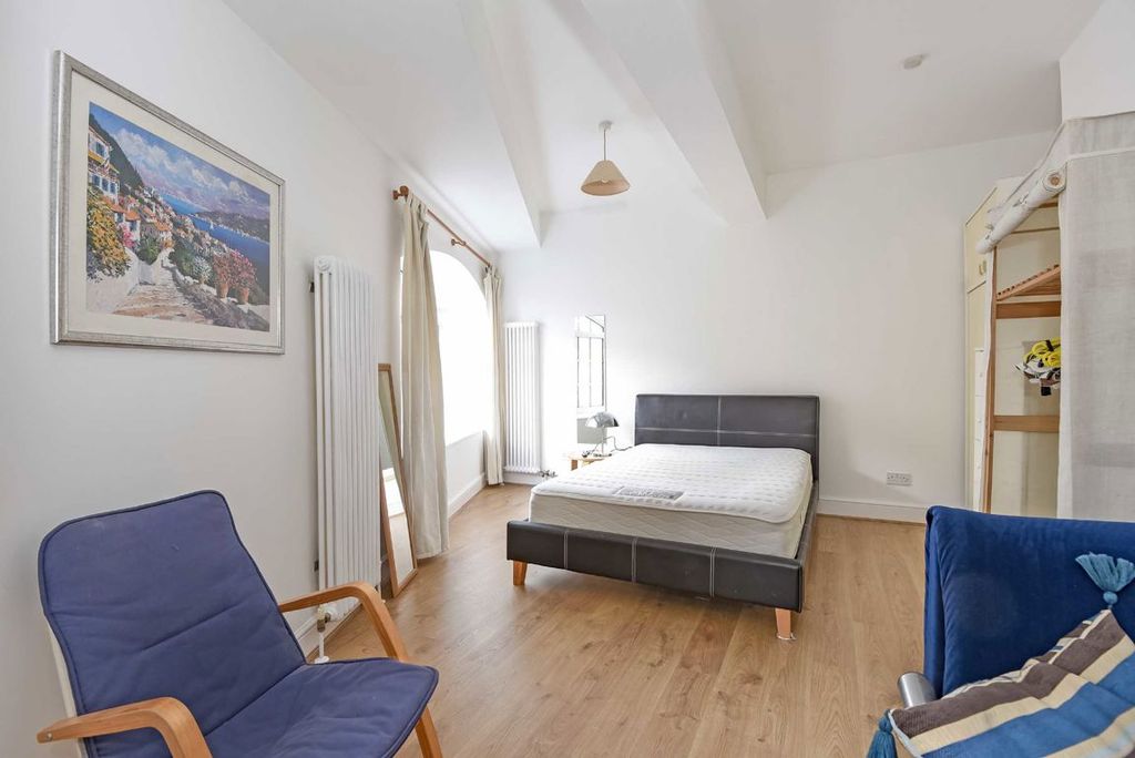 Property photo 3 of 5