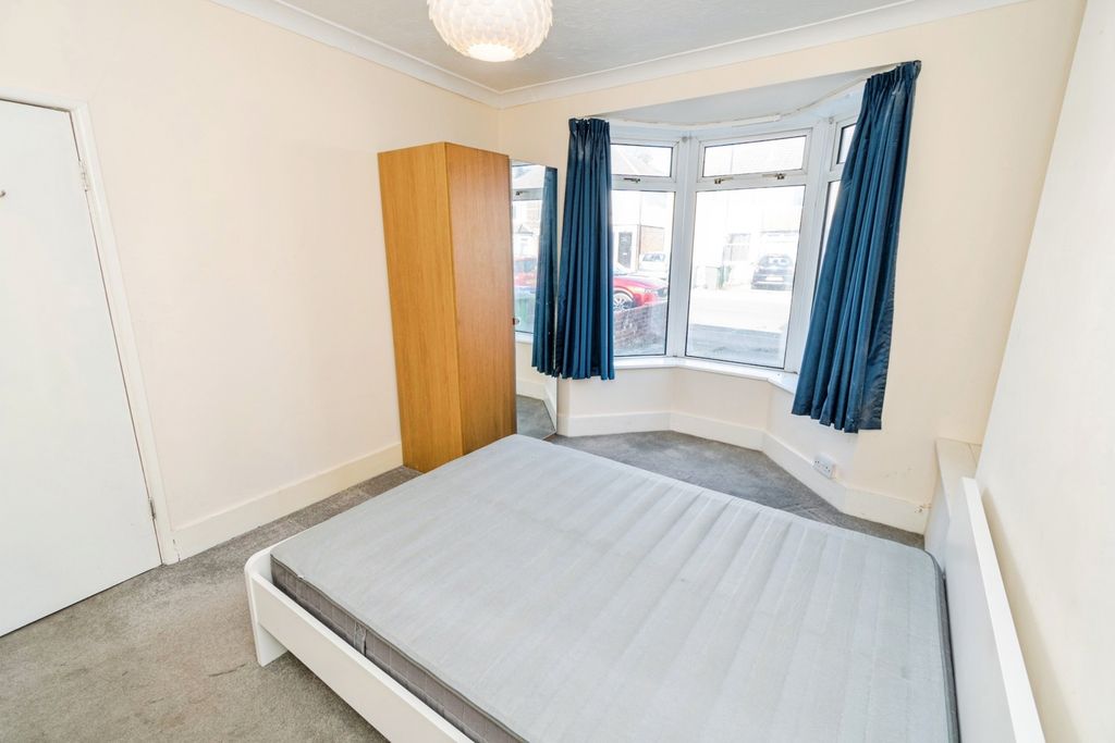 Property photo 2 of 17 Photo