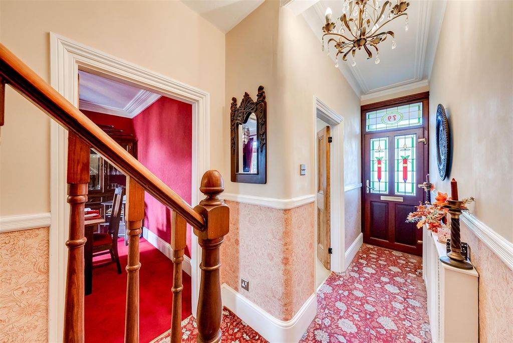 Property photo 3 of 38 A7S01483Hdr.Jpg