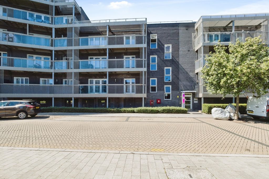 Property photo 3 of 17 Pbox-Img.Jpg