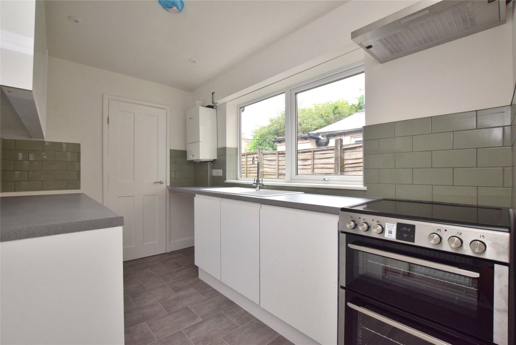 Property photo 2 of 12 Kitchen