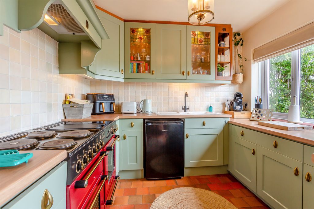 Property photo 2 of 22