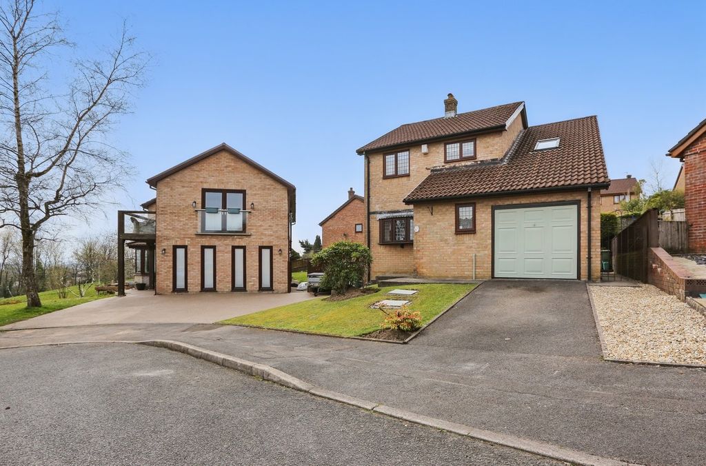Property photo 1 of 31