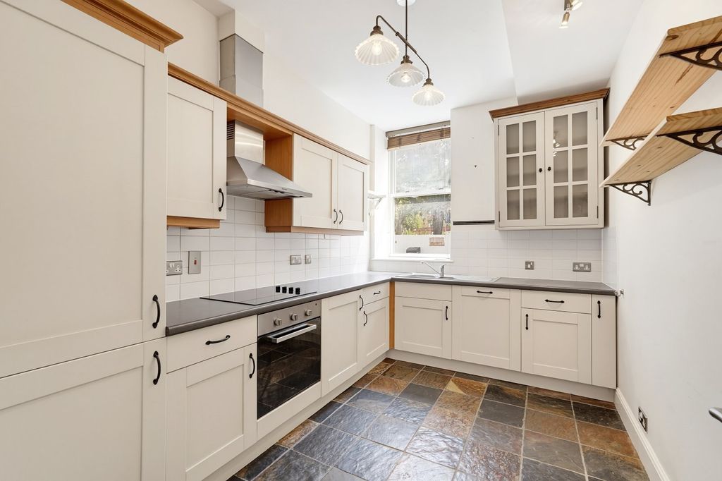 Property photo 2 of 8 Kitchen
