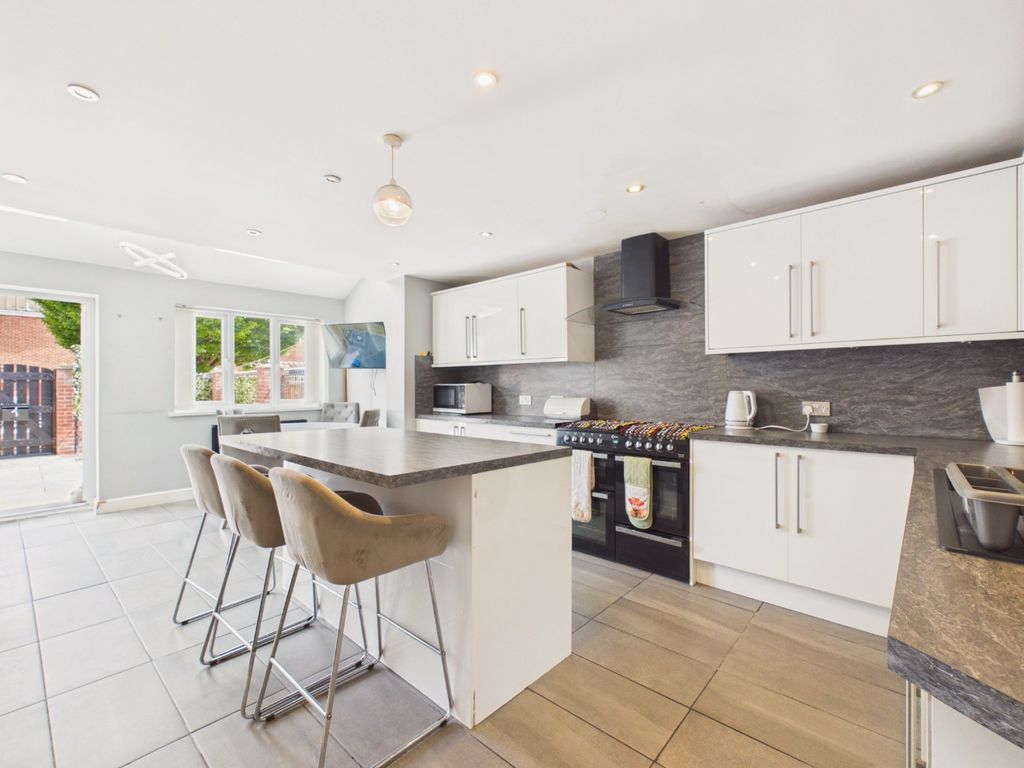 Property photo 3 of 17 5356516