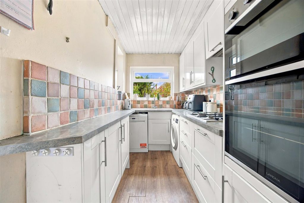 Property photo 3 of 13 Kitchen