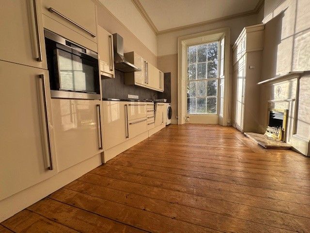 Property photo 3 of 16 Kitchen