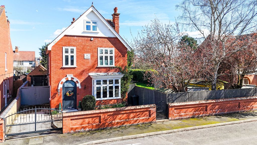 Property photo 1 of 46 Front