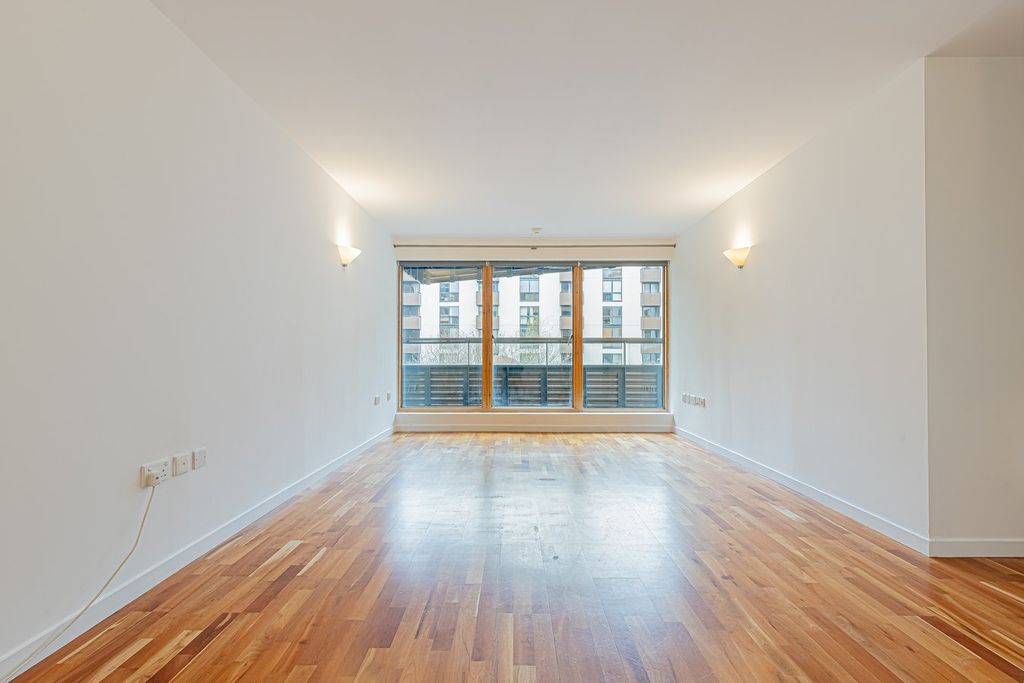 Property photo 3 of 27