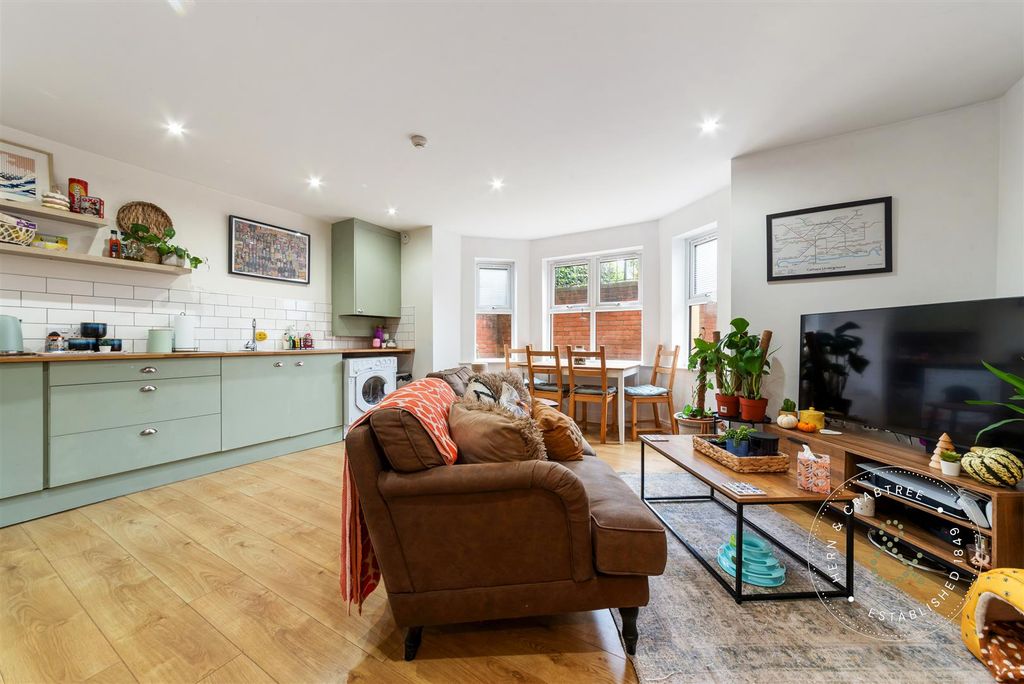 Property photo 2 of 9 Newport Rd, (11).Jpg