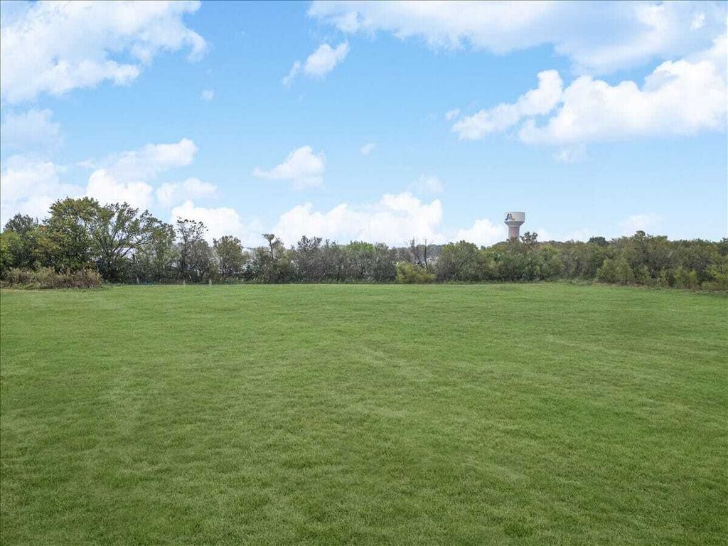 Property photo 3 of 8 <Alttext/>