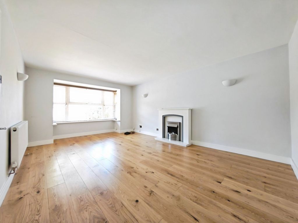 Property photo 3 of 19 Pbox-Img.Jpg