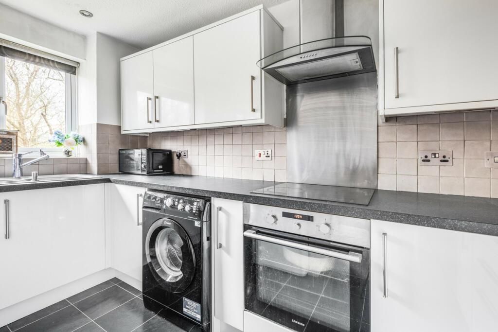 Property photo 3 of 4 Kitchen.Jpg