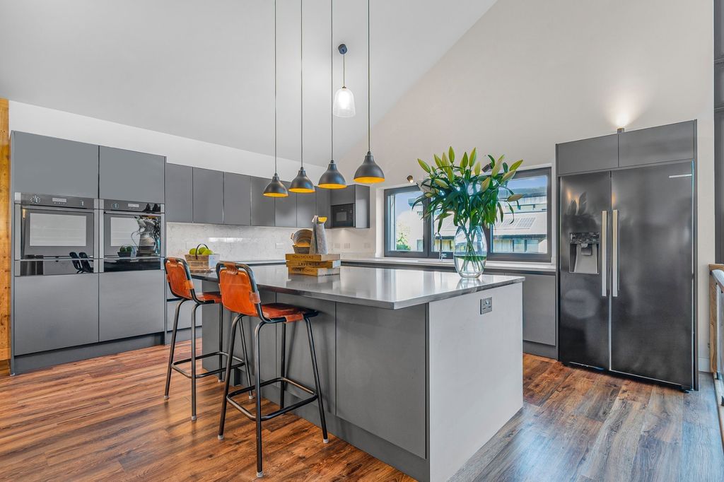 Property photo 3 of 15 Picture No. 17