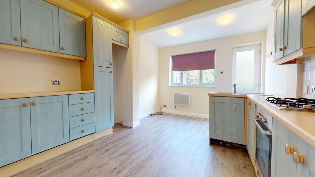 Property photo 2 of 17 4999922