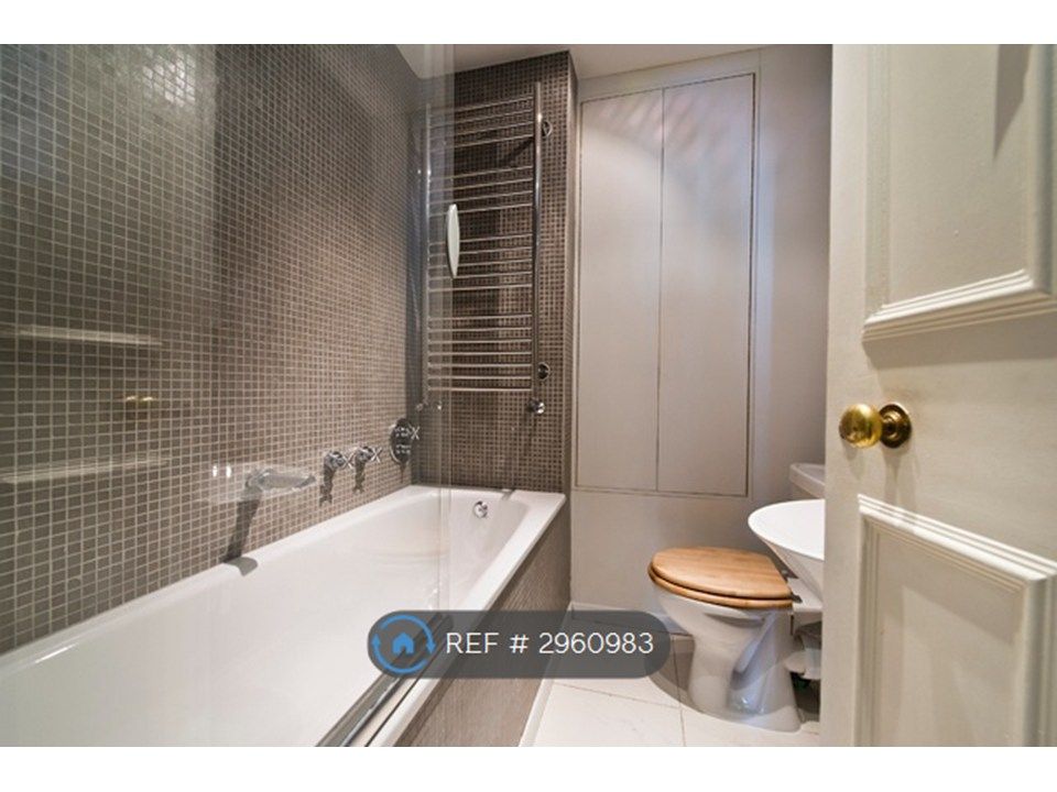 Property photo 2 of 7 Bathroom