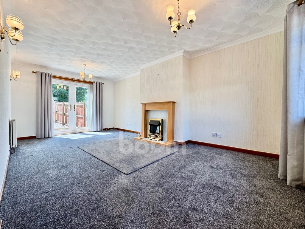 Property photo 2 of 26 Chestnut Avenue, Beith Lounge Pic