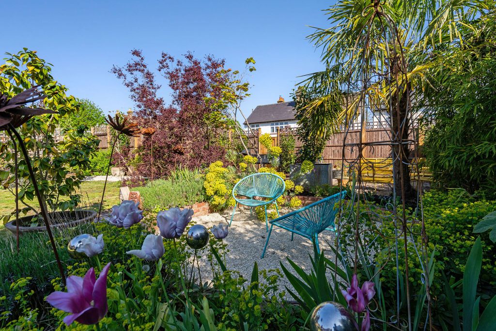 Additional image 11 of 5 bed detached house for saleNetley Street, Farnborough GU14