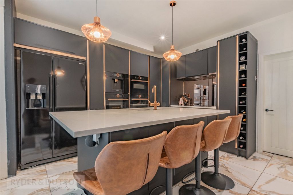 Property photo 1 of 18 Kitchen