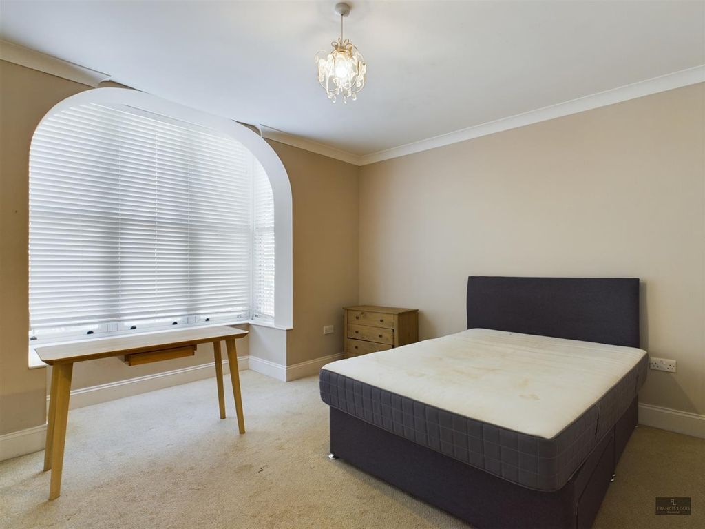 Property photo 3 of 14 Cam01856G0-Pr0093-Still005.Jpg