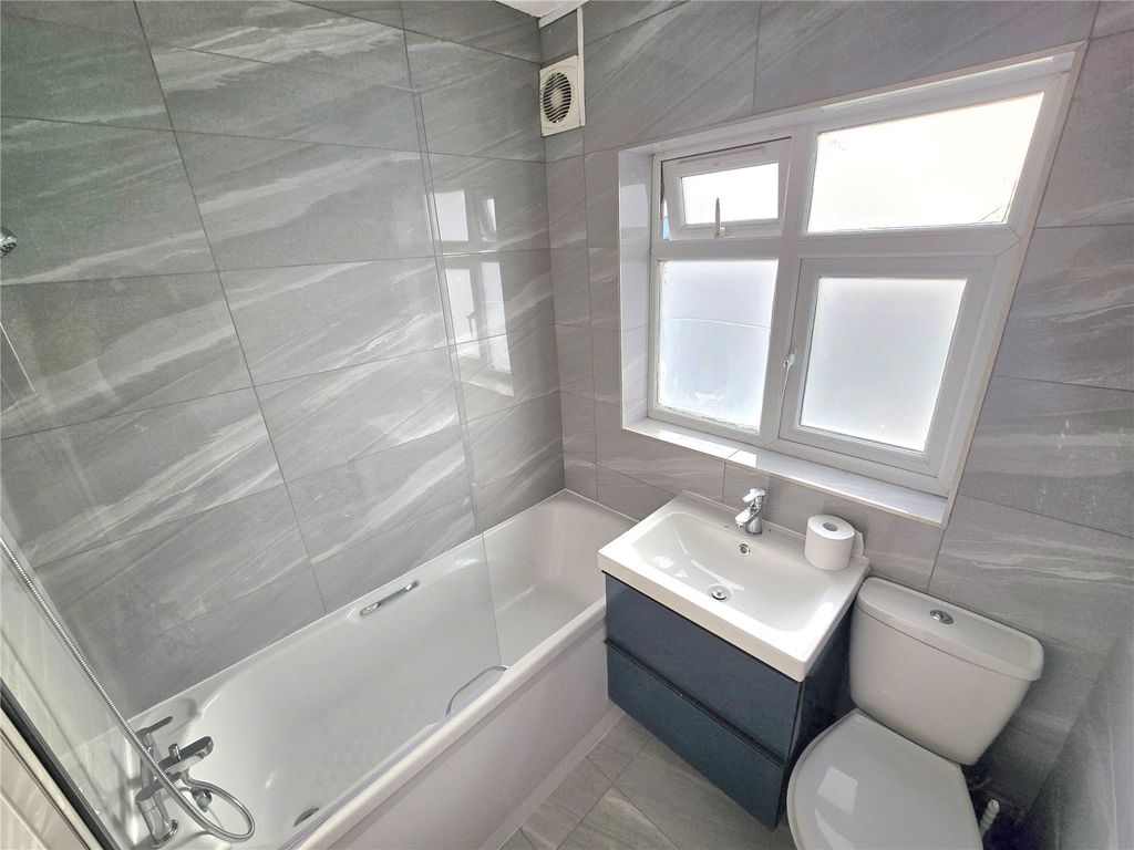 Property photo 3 of 15 Picture No. 30